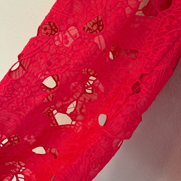 White House Black Market embroidered butterfly blouse size 4 oversized - Picture 6 of 8